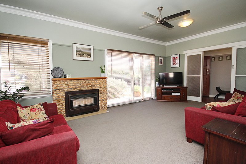 Photo - 21 Federation Avenue, Horsham VIC 3400 - Image 4