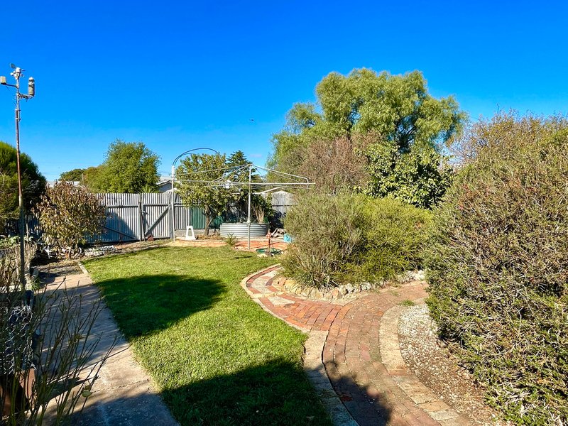 Photo - 21 Federation Avenue, Horsham VIC 3400 - Image 15