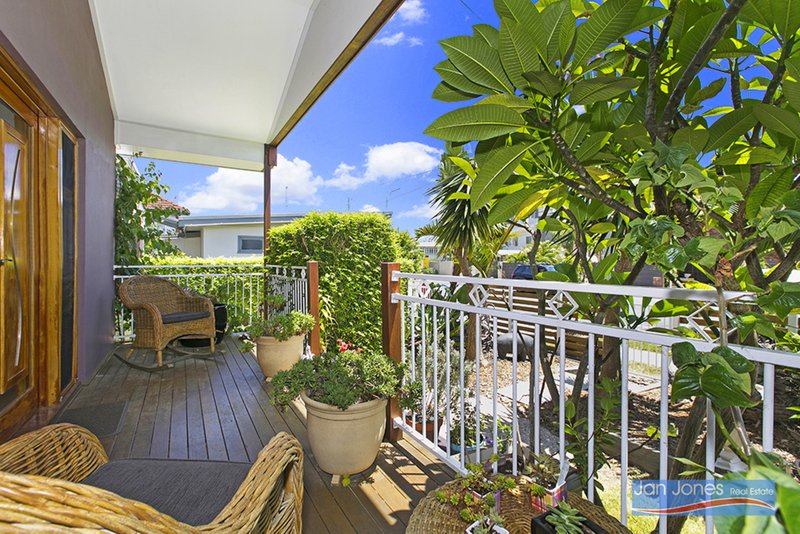 Photo - 21 Fifth Avenue, Scarborough QLD 4020 - Image 2