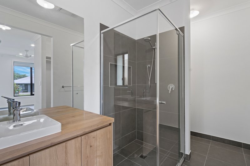 Photo - 21 Fig Tree Circuit, Bahrs Scrub QLD 4207 - Image 7