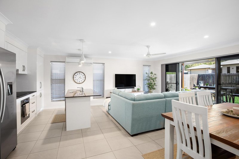 Photo - 2/1 Finch Avenue, Yeppoon QLD 4703 - Image 3