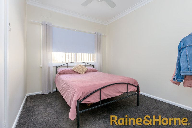 Photo - 21 Fitzhill Parade, Dubbo NSW 2830 - Image 6