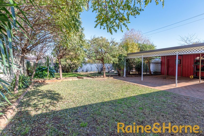 Photo - 21 Fitzhill Parade, Dubbo NSW 2830 - Image 9