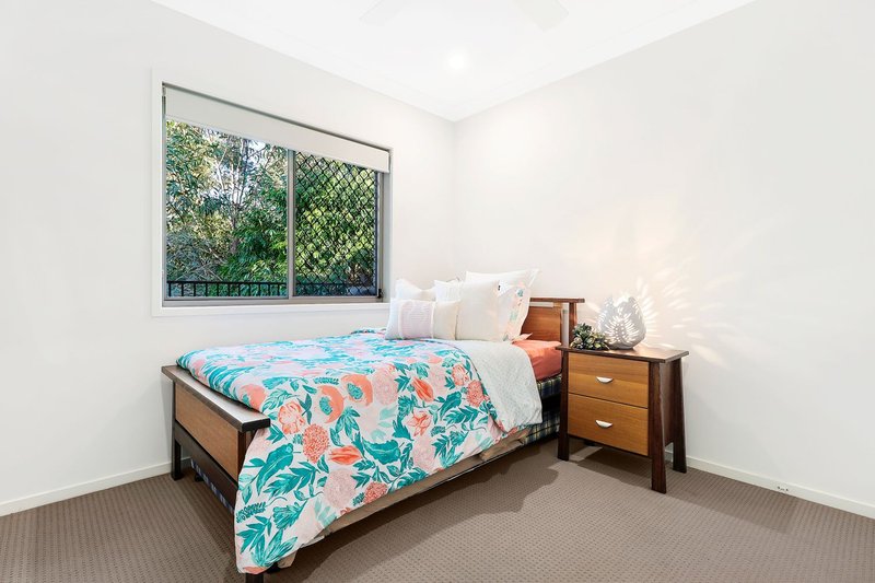 Photo - 21 Flagstaff Place, Upper Kedron QLD 4055 - Image 11