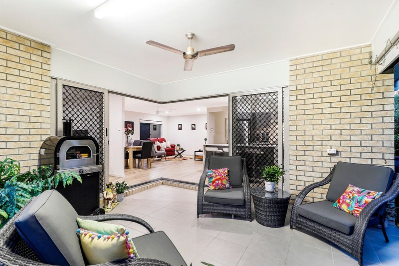 Photo - 21 Flagstaff Place, Upper Kedron QLD 4055 - Image 14