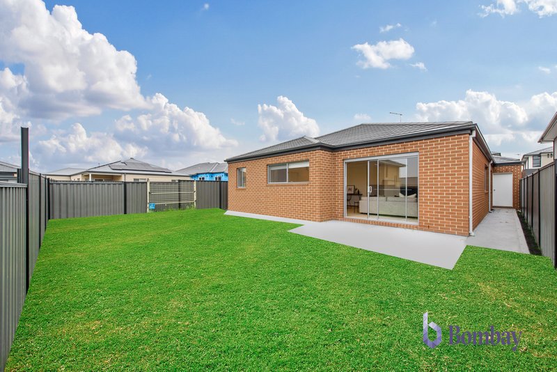 Photo - 21 Flaubert Road, Craigieburn VIC 3064 - Image 13