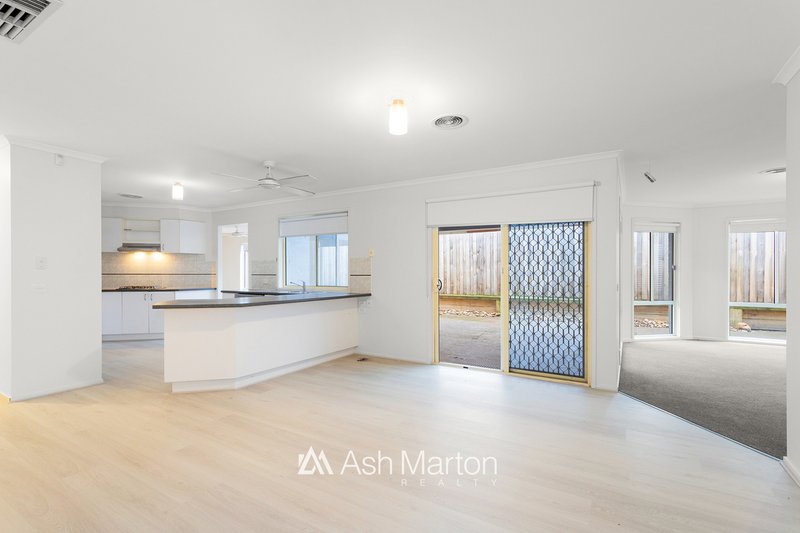 Photo - 21 Flora Park Way, Carrum Downs VIC 3201 - Image 4
