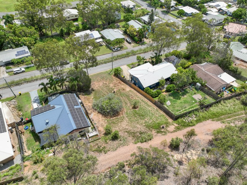 Photo - 21 Flounder Crescent, Toolooa QLD 4680 - Image 2