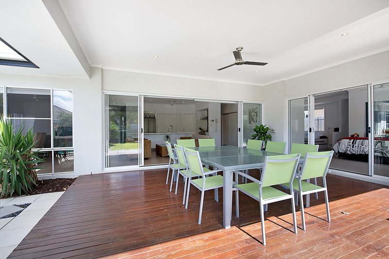 Photo - 21 Foambark Street, North Lakes QLD 4509 - Image 16