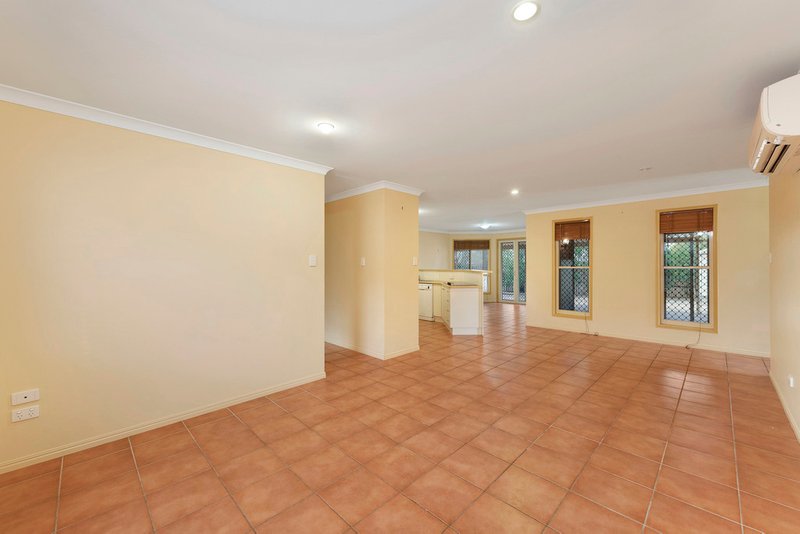 Photo - 21 Forbes Court, Avoca QLD 4670 - Image 3