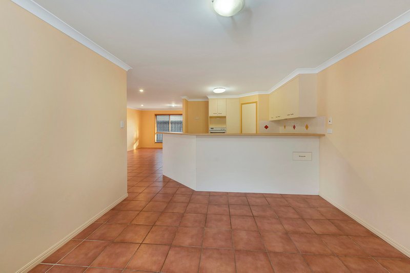 Photo - 21 Forbes Court, Avoca QLD 4670 - Image 7