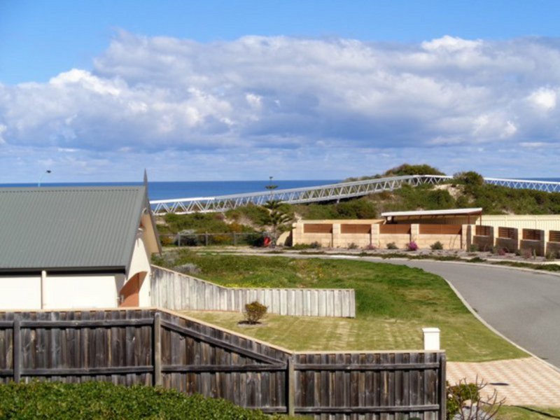 Photo - 21 Foreshore Vista, Yanchep WA 6035 - Image 2