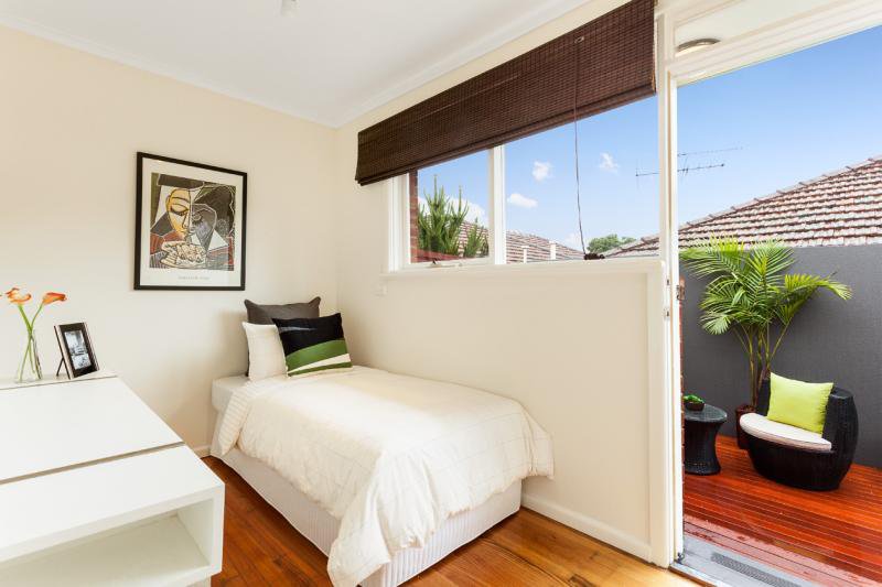 Photo - 2/1 Frederick Street, Caulfield South VIC 3162 - Image 7