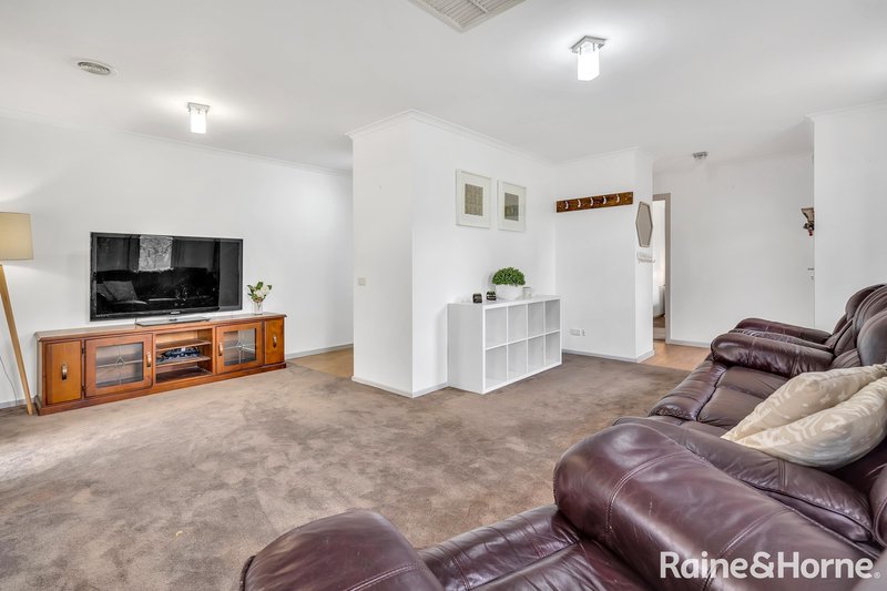 Photo - 21 Fullbrook Drive, Sunbury VIC 3429 - Image 3