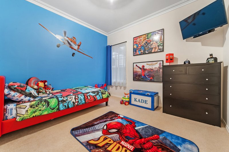 Photo - 21 Gainsborough Drive, Craigieburn VIC 3064 - Image 10