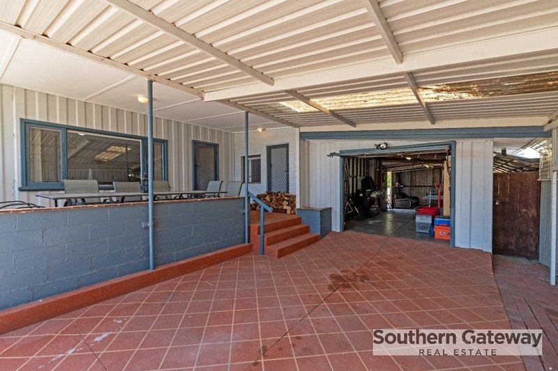 Photo - 21 Gamble Street, Warnbro WA 6169 - Image 2