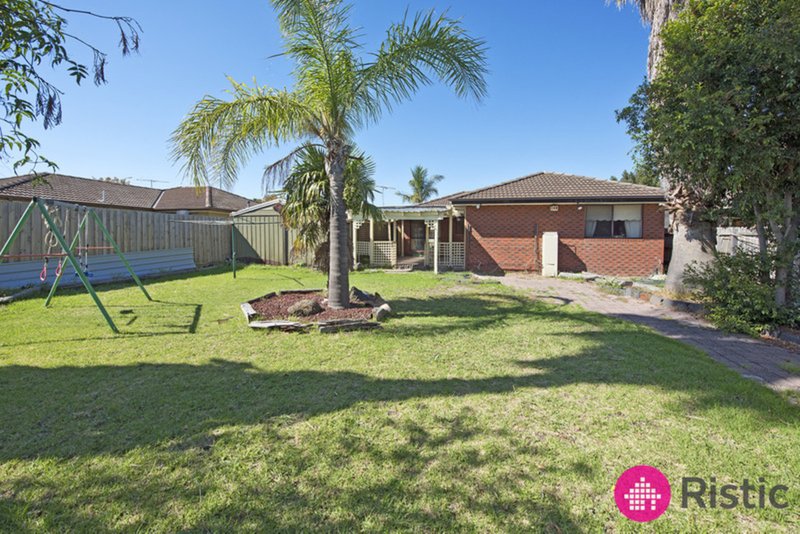 Photo - 21 Garden Grove Drive, Mill Park VIC 3082 - Image 14