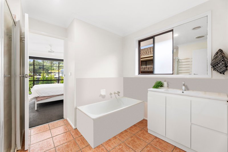 Photo - 21 Garden Grove Drive, Mill Park VIC 3082 - Image 7