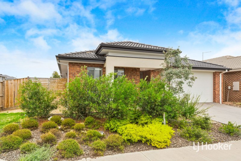 Photo - 21 Gardener Drive, Point Cook VIC 3030 - Image 2