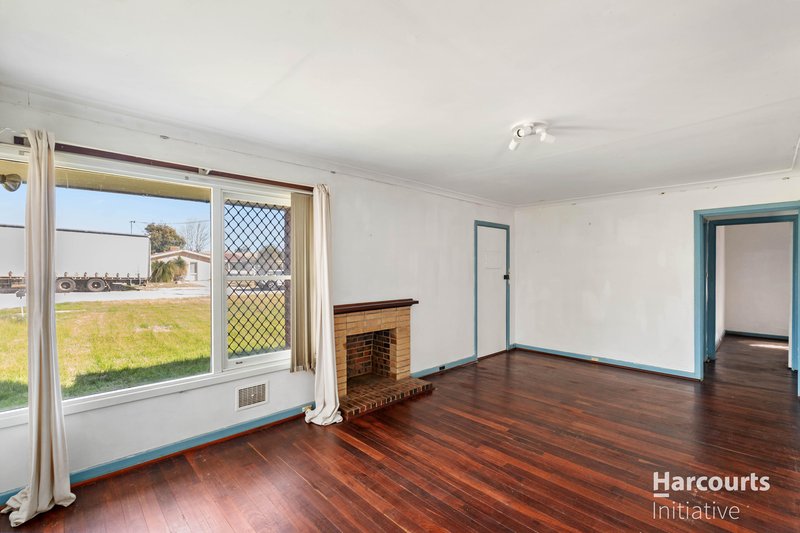 Photo - 21 Garrick Way, Balga WA 6061 - Image 5