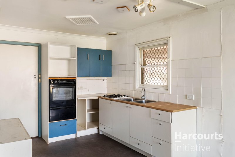 Photo - 21 Garrick Way, Balga WA 6061 - Image 9