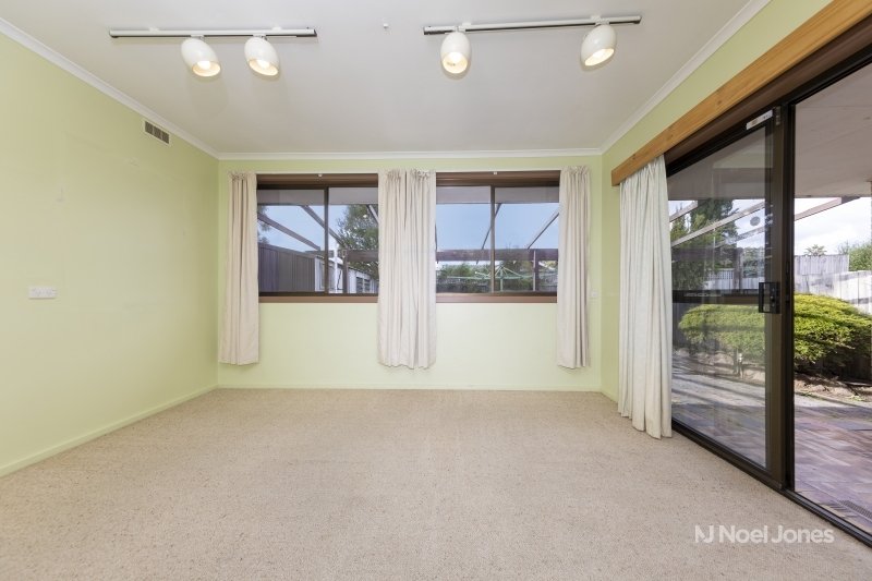 Photo - 21 Garwain Parade, Glen Waverley VIC 3150 - Image 5