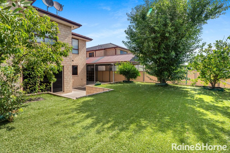 Photo - 21 Gaussberg Walk, Roxburgh Park VIC 3064 - Image 29