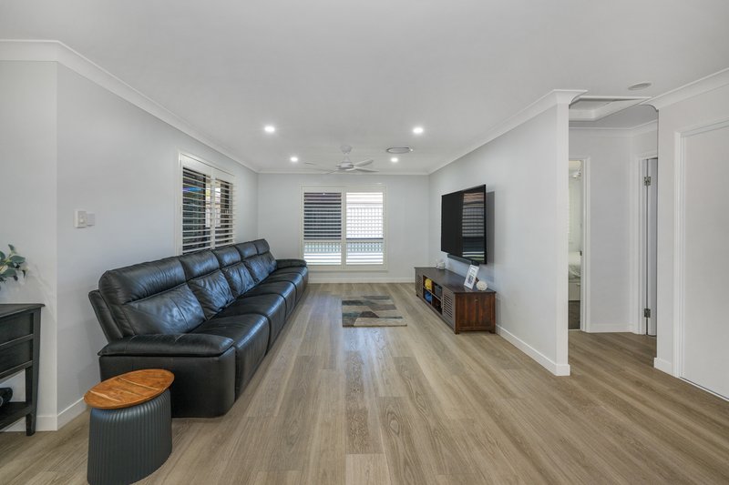 Photo - 21 Gecko Place, Ningi QLD 4511 - Image 6