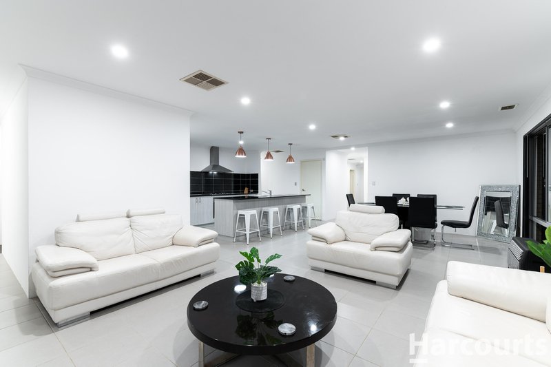 Photo - 21 Genus Road, Banksia Grove WA 6031 - Image 10