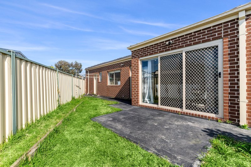 Photo - 2/1 Giles Court, Mill Park VIC 3082 - Image 8