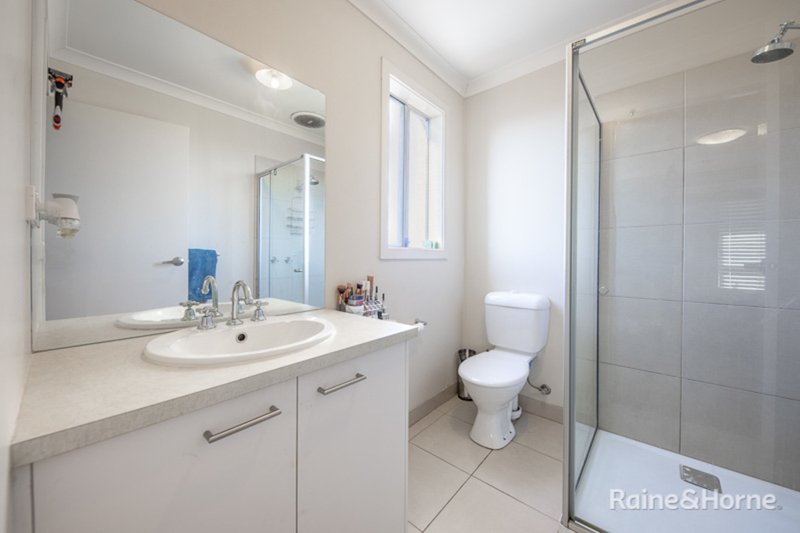 Photo - 21 Glastonbury Drive, Sunbury VIC 3429 - Image 7