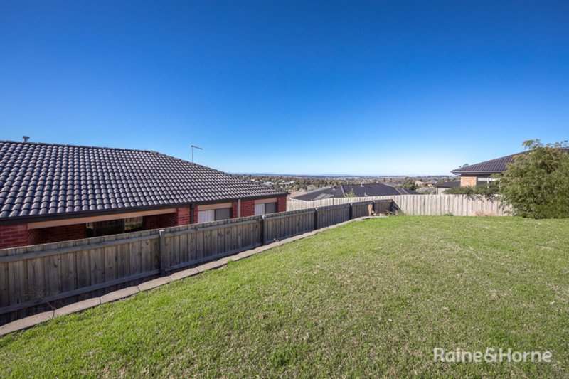 Photo - 21 Glastonbury Drive, Sunbury VIC 3429 - Image 10