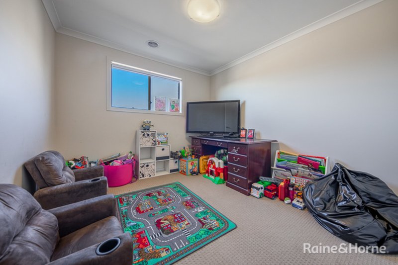 Photo - 21 Glastonbury Drive, Sunbury VIC 3429 - Image 14