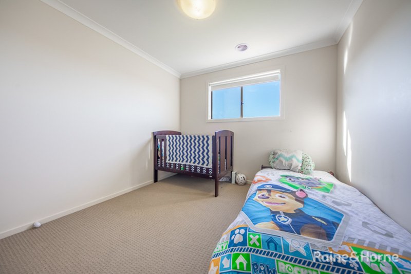 Photo - 21 Glastonbury Drive, Sunbury VIC 3429 - Image 15