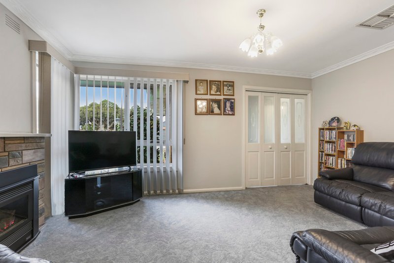 Photo - 21 Glenthorne Drive, Keysborough VIC 3173 - Image 4