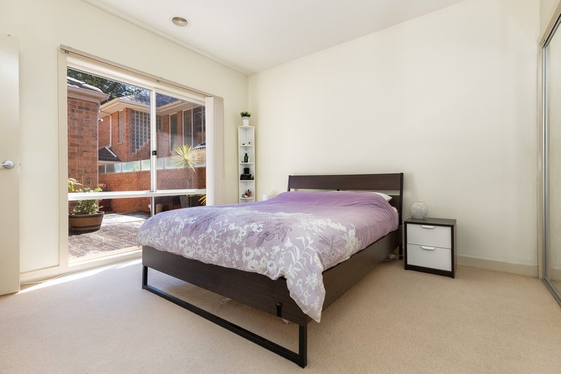 Photo - 21 Gloucester Avenue, Berwick VIC 3806 - Image 5