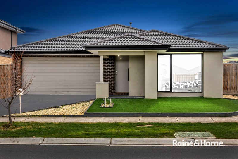 21 Golden Banksia Drive, Officer VIC 3809