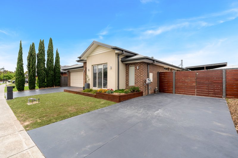 Photo - 21 Golf Links Drive, Beveridge VIC 3753 - Image 2