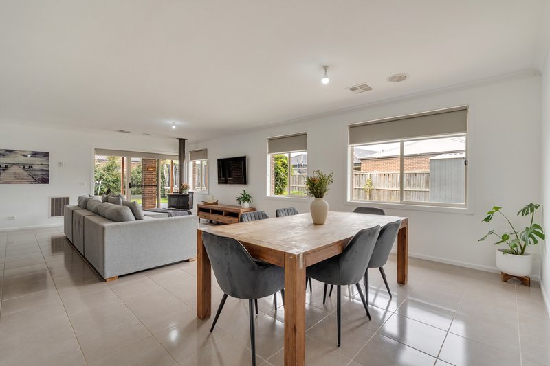 Photo - 21 Golf Links Drive, Beveridge VIC 3753 - Image 12