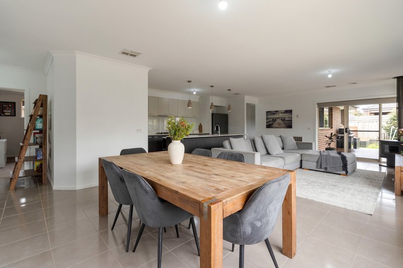 Photo - 21 Golf Links Drive, Beveridge VIC 3753 - Image 13