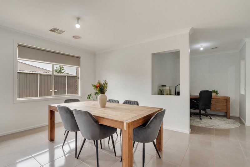 Photo - 21 Golf Links Drive, Beveridge VIC 3753 - Image 14