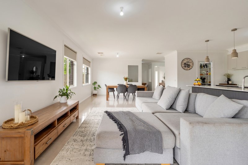 Photo - 21 Golf Links Drive, Beveridge VIC 3753 - Image 16