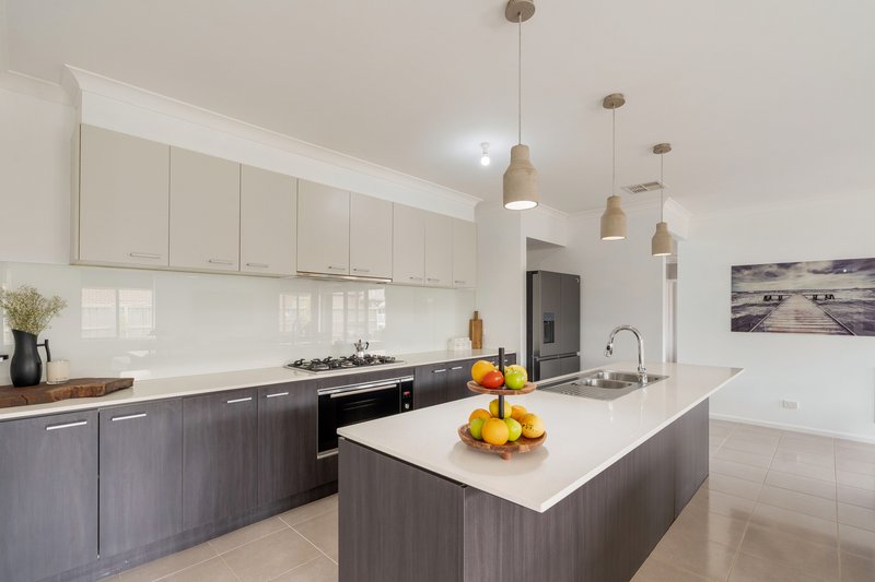 Photo - 21 Golf Links Drive, Beveridge VIC 3753 - Image 18