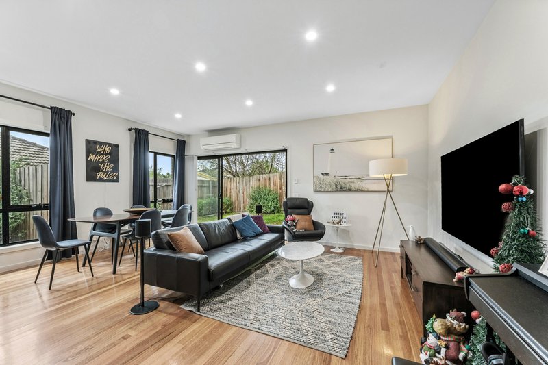 Photo - 21 Gracehill Avenue, Burwood VIC 3125 - Image 2