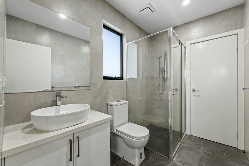 Photo - 21 Gracehill Avenue, Burwood VIC 3125 - Image 9