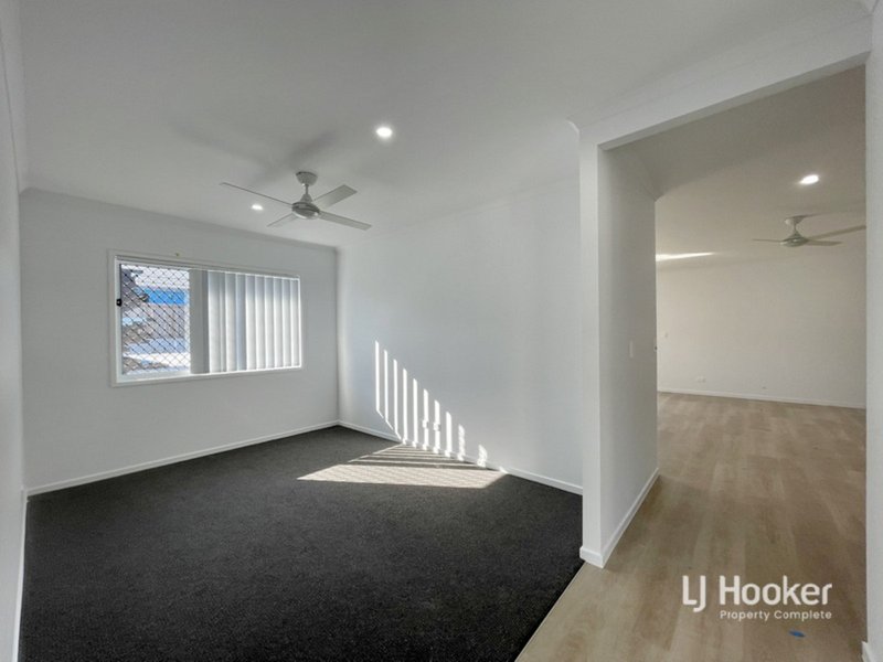 Photo - 21 Graham Circuit, Yarrabilba QLD 4207 - Image 3