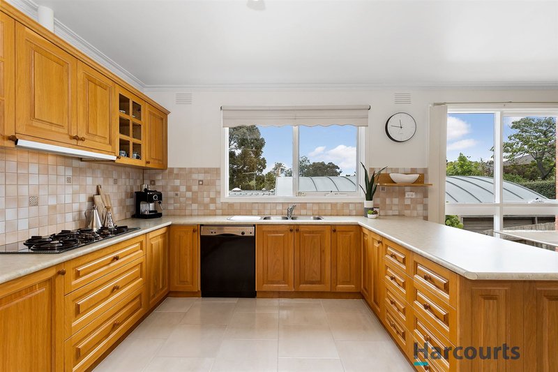 Photo - 21 Grantley Drive, Glen Waverley VIC 3150 - Image 3