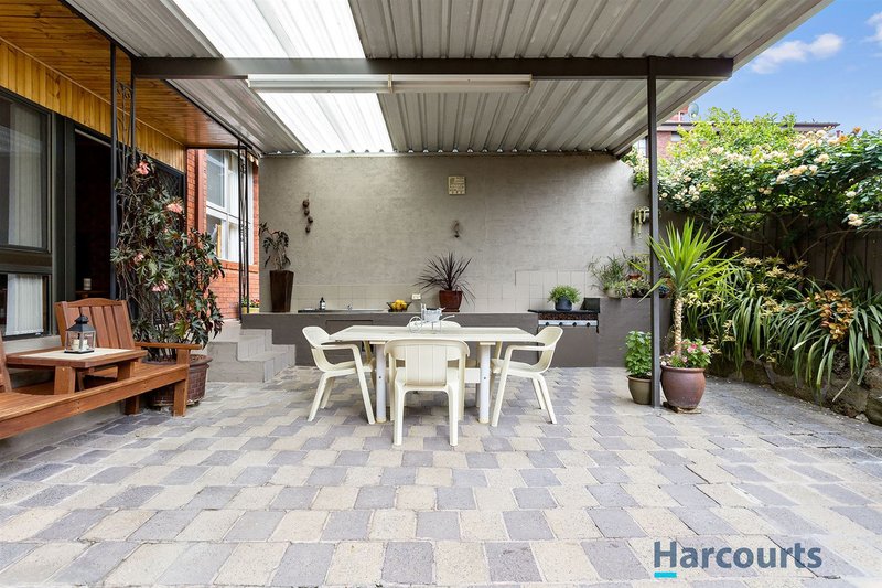 Photo - 21 Grantley Drive, Glen Waverley VIC 3150 - Image 7