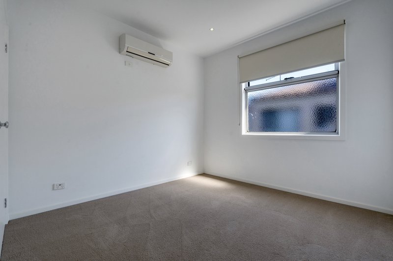 Photo - 21 Grattan Cove, Craigieburn VIC 3064 - Image 9