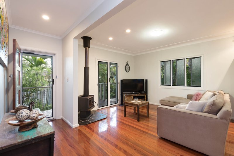 Photo - 21 Gresford Street, Chermside West QLD 4032 - Image 3